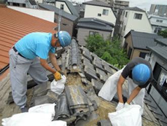 屋根修理の写真　茅ヶ崎、鎌倉、藤沢の雨漏り・屋根・瓦・棟・修理・葺き替え 工事はグリーンパトロール～保険 屋根修理 無料,保険 無料修理,雨漏り 修理 保険