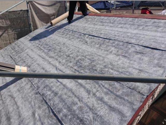 茅ヶ崎市 K様邸 屋根カバー工法・外壁塗装工事 施工中
