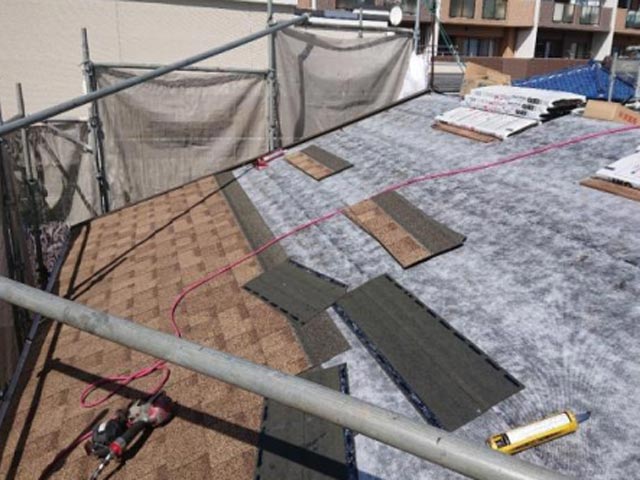 茅ヶ崎市 K様邸 屋根カバー工法・外壁塗装工事 施工中