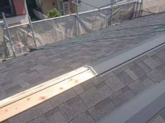 茅ヶ崎市 H様邸 屋根葺き替え(リッジウェイ)工事 施工中