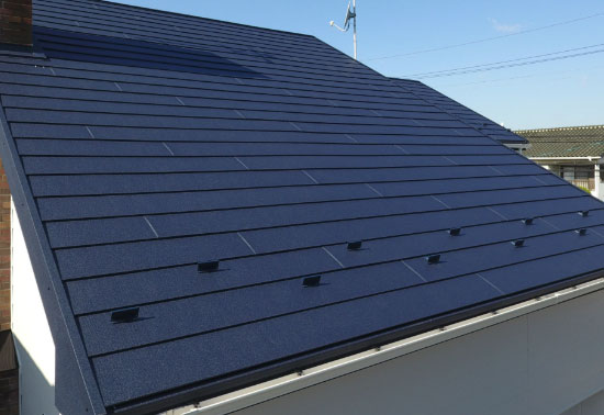 特徴:カバー工法 スーパーガルテクト屋根材とは?~屋根リフォームおすすめプラン