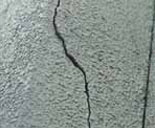下地モルタルごとヒビ(亀裂)が入っています～このような症状が出ていたら、外壁工事・外壁塗装のタイミング