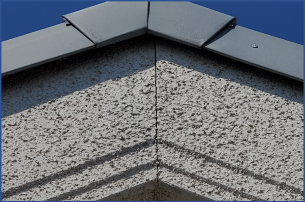 破風ジョイント部シール補修必要です 低汚染遮熱塗料で長期間美観を維持します!神戸の方におすすめです!