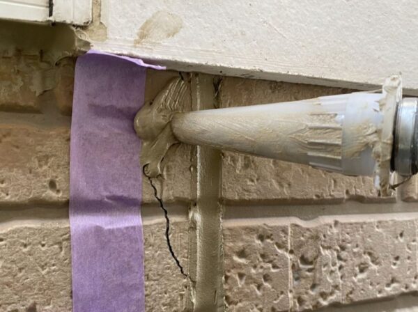 M様邸 外壁・屋根・付帯部塗装・バルコニー防水工事-施工中写真